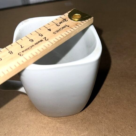 Oneida White Ceramic Mug Dishwasher & Microwave Safe - Picture 4 of 5